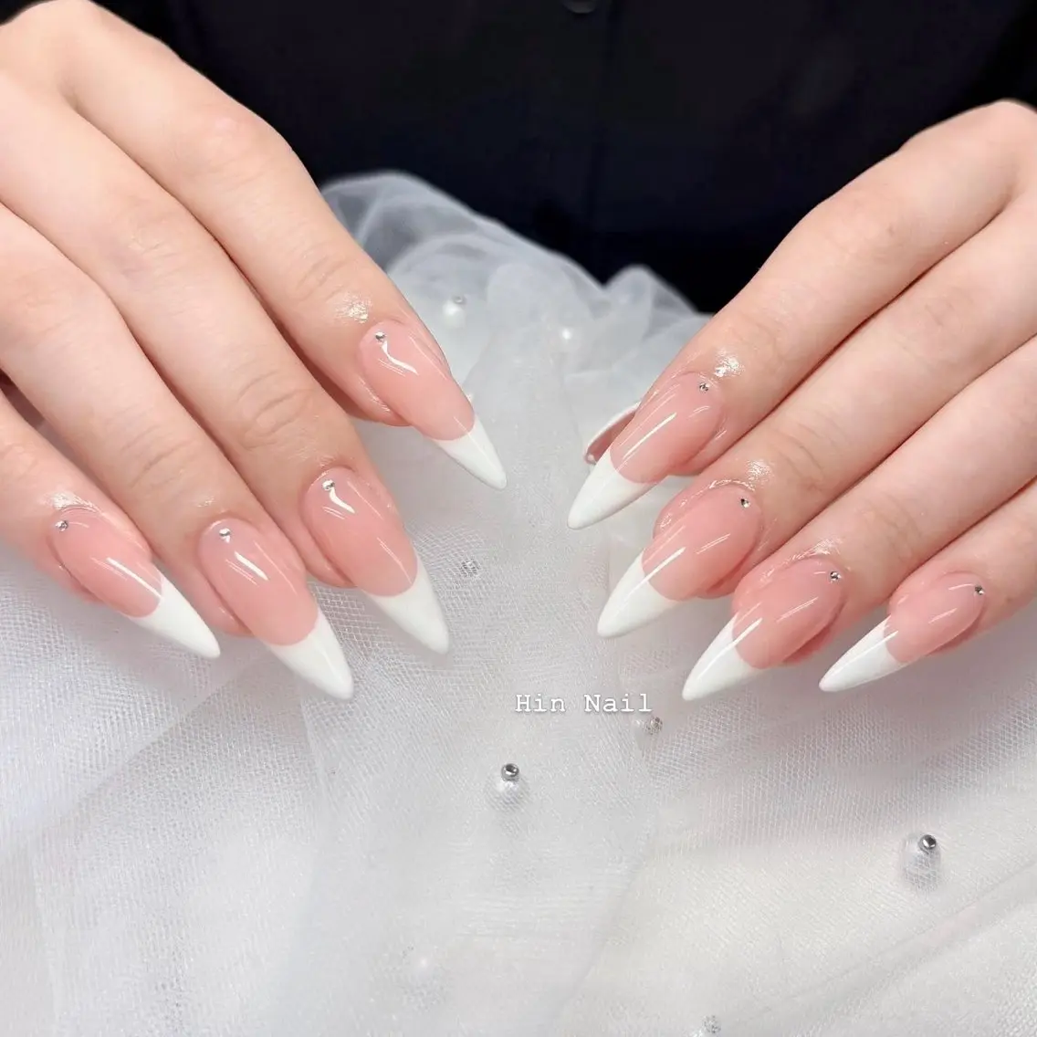 ネイル チークネイル ドット フットネイル フレンチネイル グラデーション ハンドネイル HIN NAILのネイルデザイン