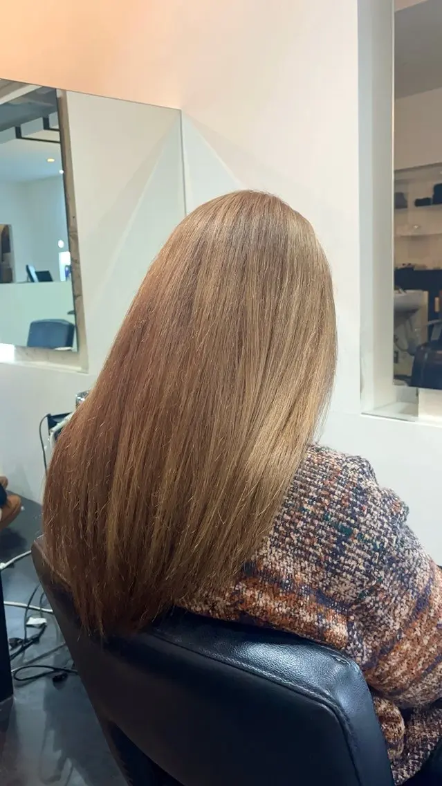 ロング カラー ベージュカラー ブラウンカラー 透明感カラー ミルクティーベージュ ロング カット ヘアカラー 中居 蒼士のヘアスタイル