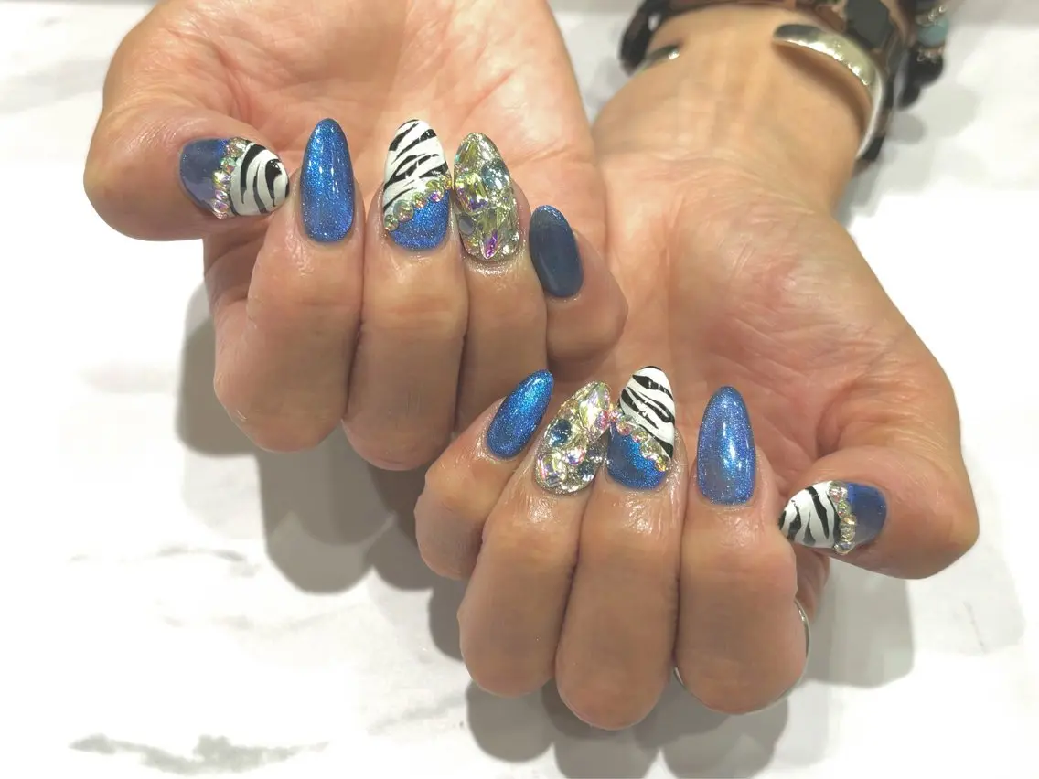 ネイル アニマル柄 マグネットネイル Malama Nailのネイルデザイン