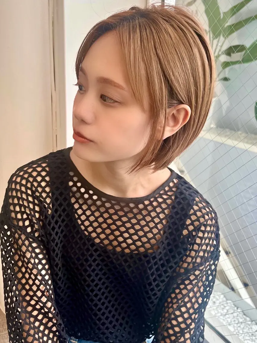 ショート カラー ベージュカラー ミルクティーベージュ ボブ MILIA 古石　和奈のヘアスタイル