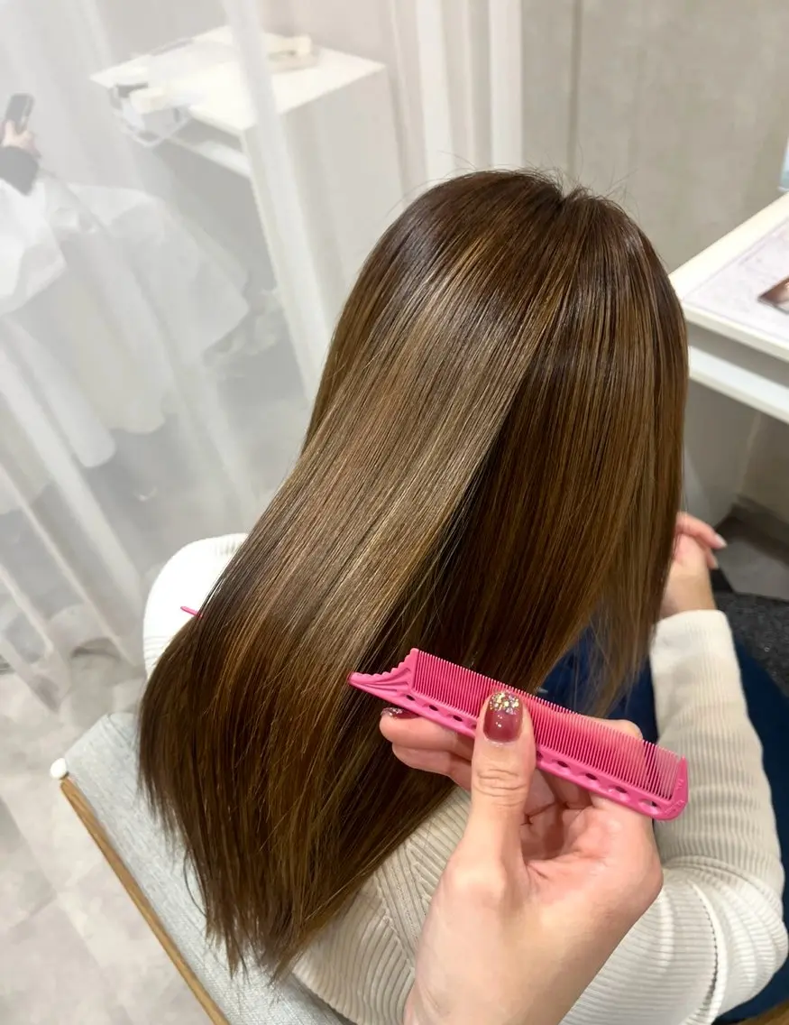 カラー ヘアカラー 森 愛友のヘアスタイル