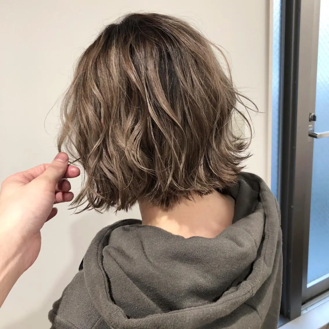 ショート カラー ウルフ/デザイン/ 大阪/タカハシユウキのヘアスタイル