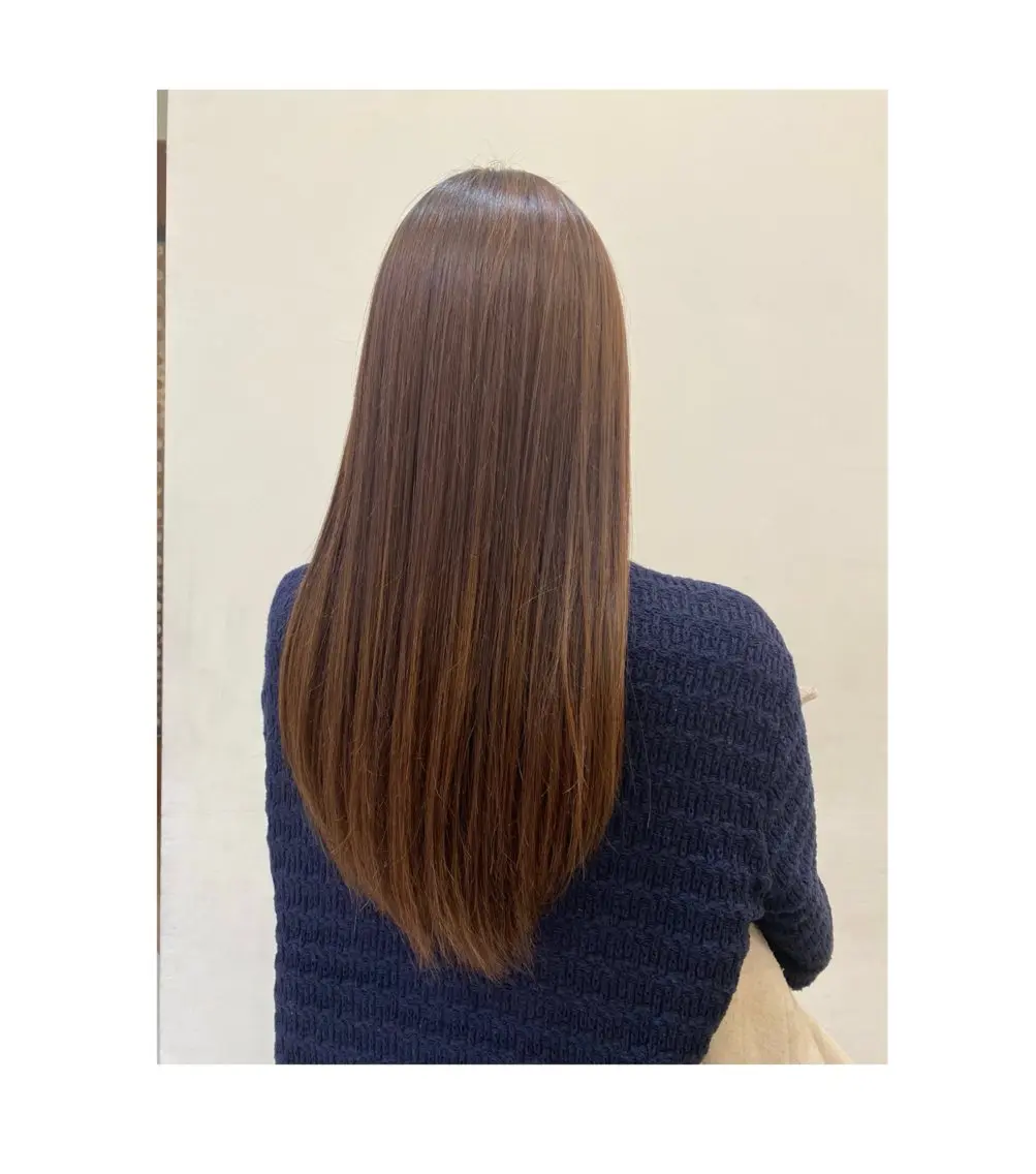 カラー 新嵩 真理のヘアスタイル