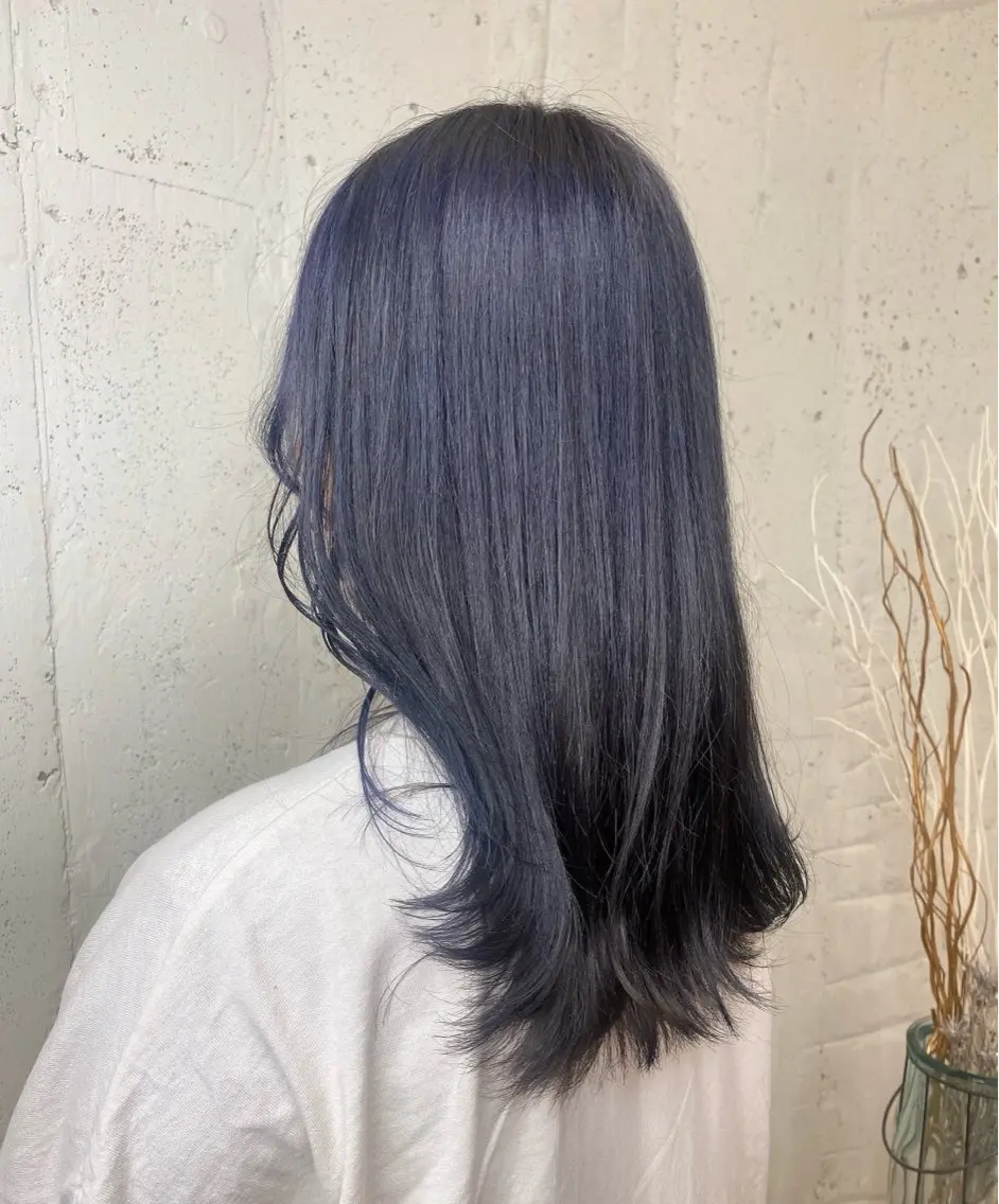 セミロング カラー 透明感カラー🎀／ 寒色カラー／マツエクのヘアスタイル