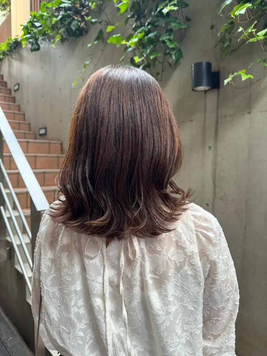 ミディアム カット ヘアカラー トリートメント 大人可愛い♡コテ巻き パーマ🌼杉田 萌恵のヘアスタイル
