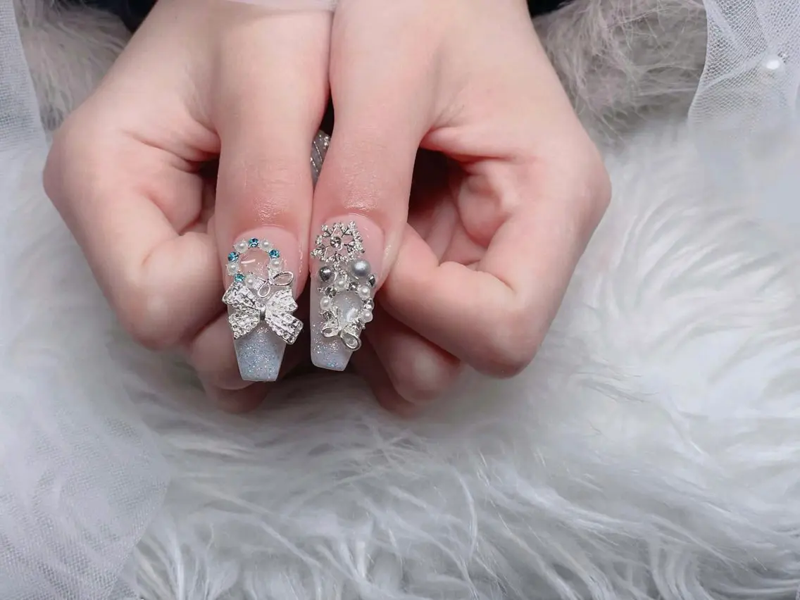 ネイル フレンチネイル ジェルネイル ガラスフレンチ ハロウィン ハート ハンドネイル H.baby Nail Salonのネイルデザイン