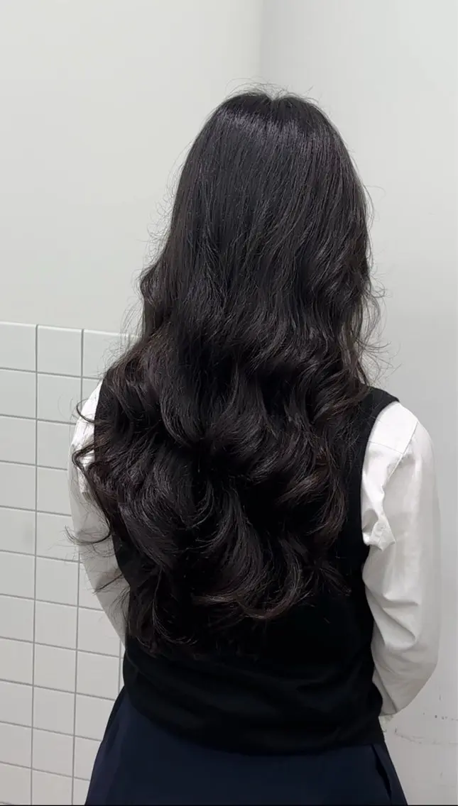 ロング パーマ カット パーマ トリートメント ARMONY大阪店 コテ巻き風パーマのヘアスタイル