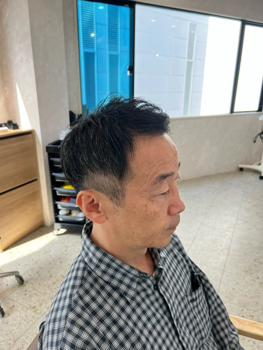 ショート メンズ アップバング メンズパーマ 刈り上げ 近藤 叶大のヘアスタイル