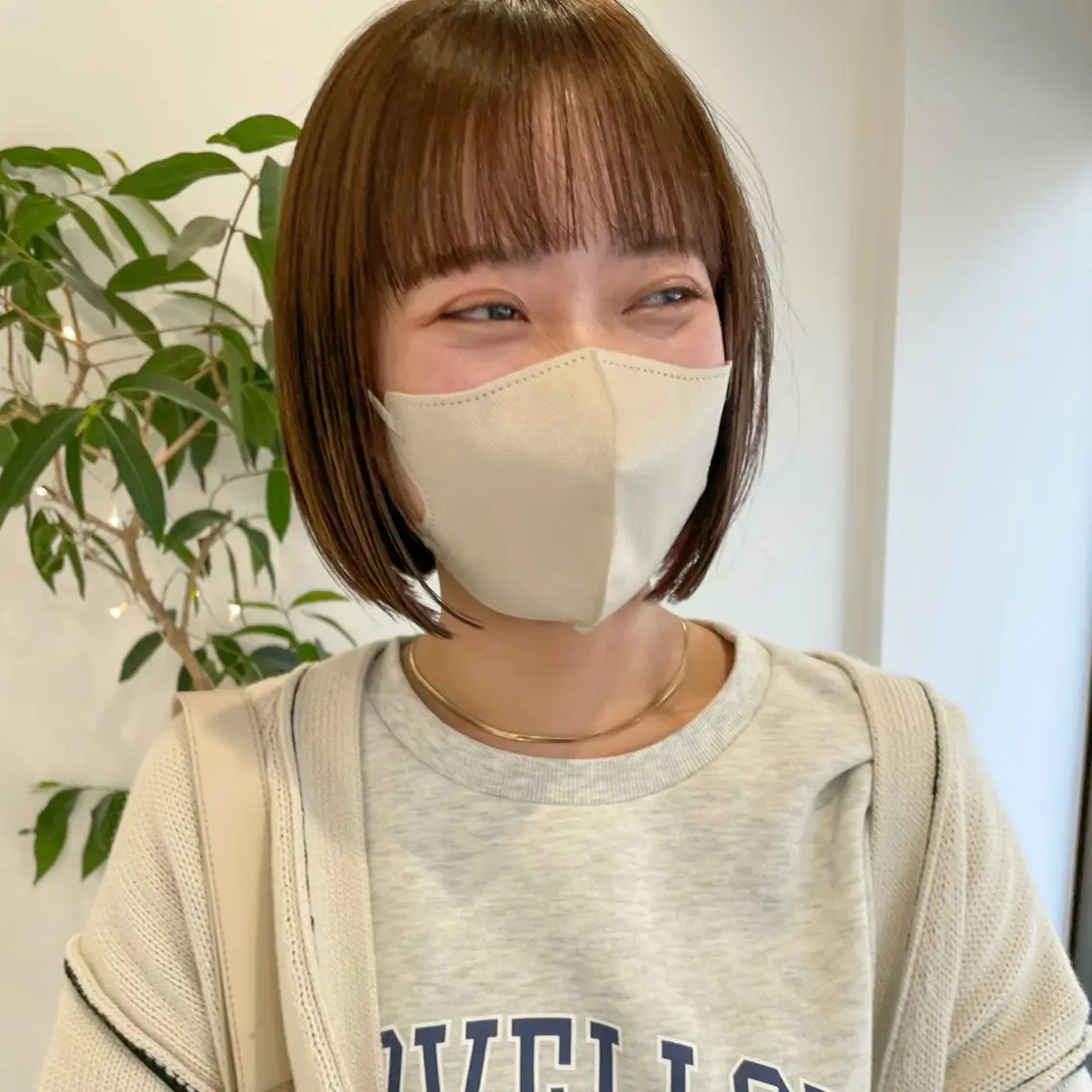 ミディアム 切りっぱなしボブ ショートボブ ミディアムパーマ ボブ 外ハネヘア カット ヘアカラー トリートメント 可愛いパーマスタイル といえばISSEYのヘアスタイル