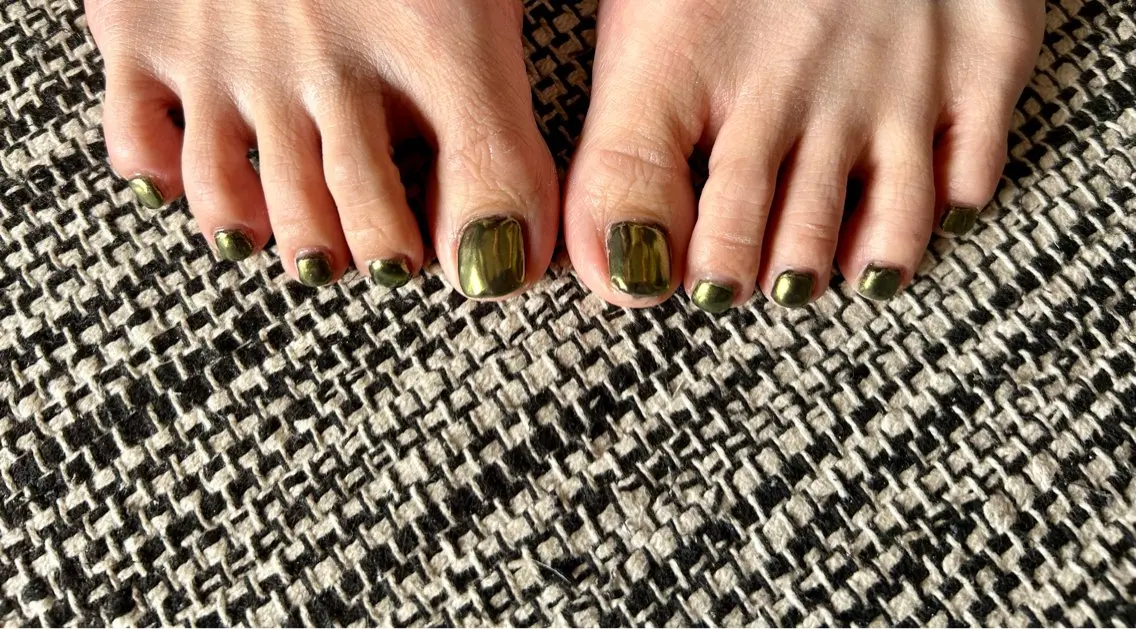 ネイル フットネイル ミラーネイル フットネイル Nail 🌱TSUBASAのネイルデザイン
