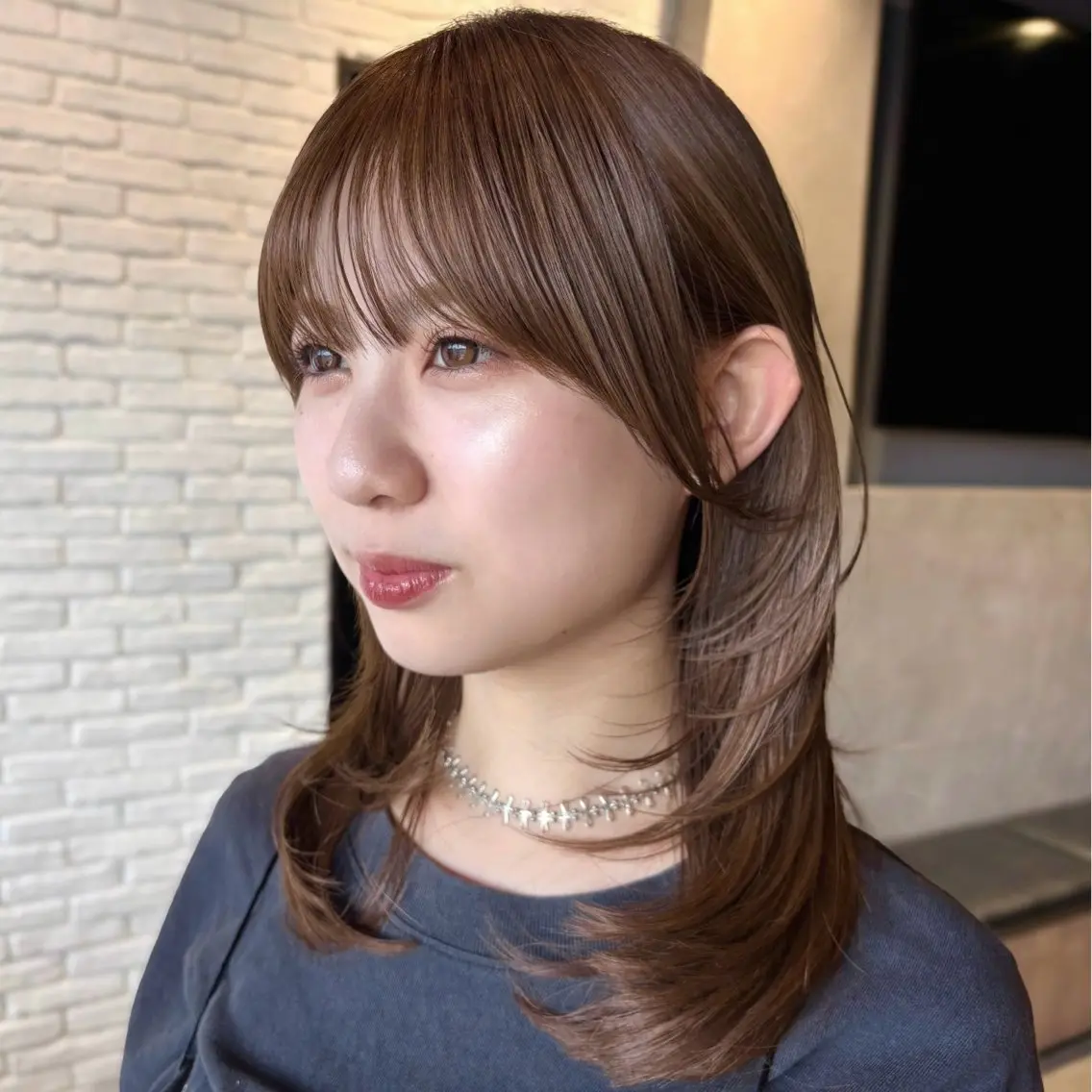 ミディアム カラー ベージュカラー ブリーチ ブリーチなしカラー 似合わせカット 顔まわり🥨レイヤー /透明感/水口舞奈のヘアスタイル