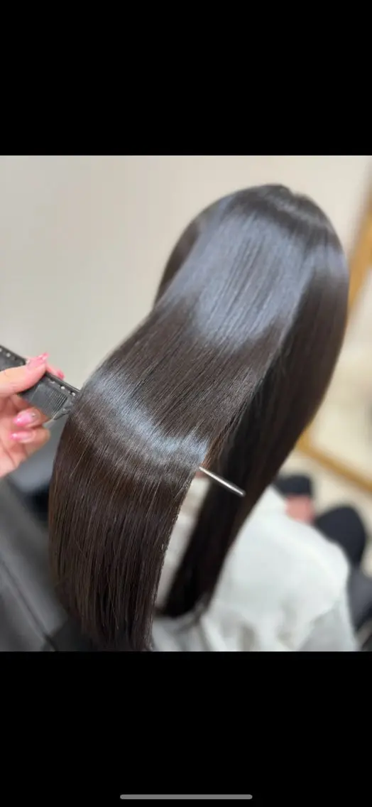 ロング カラー カット 縮毛矯正 トリートメント LOCO Aikaのヘアスタイル