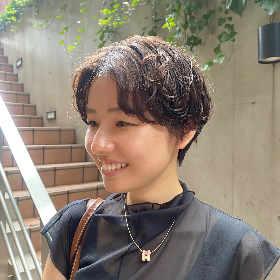 ショート カット パーマ 大人可愛い♡コテ巻き パーマ🌼杉田 萌恵のヘアスタイル