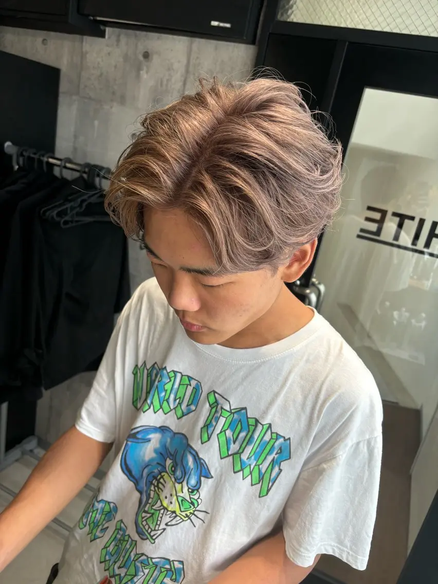 カラー メンズ グレージュ カット ヘアカラー トリートメント _WHITE / KENTOのヘアスタイル