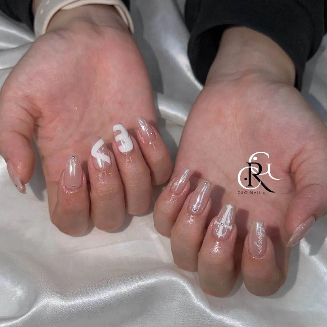 ミディアム ハンドネイル CRGNAIL EMIRIのネイルデザイン