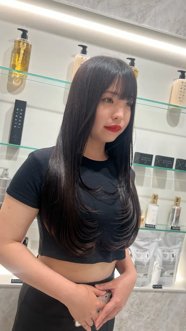 ロング ロングレイヤー レイヤーカット ロング 轟 千夏のヘアスタイル