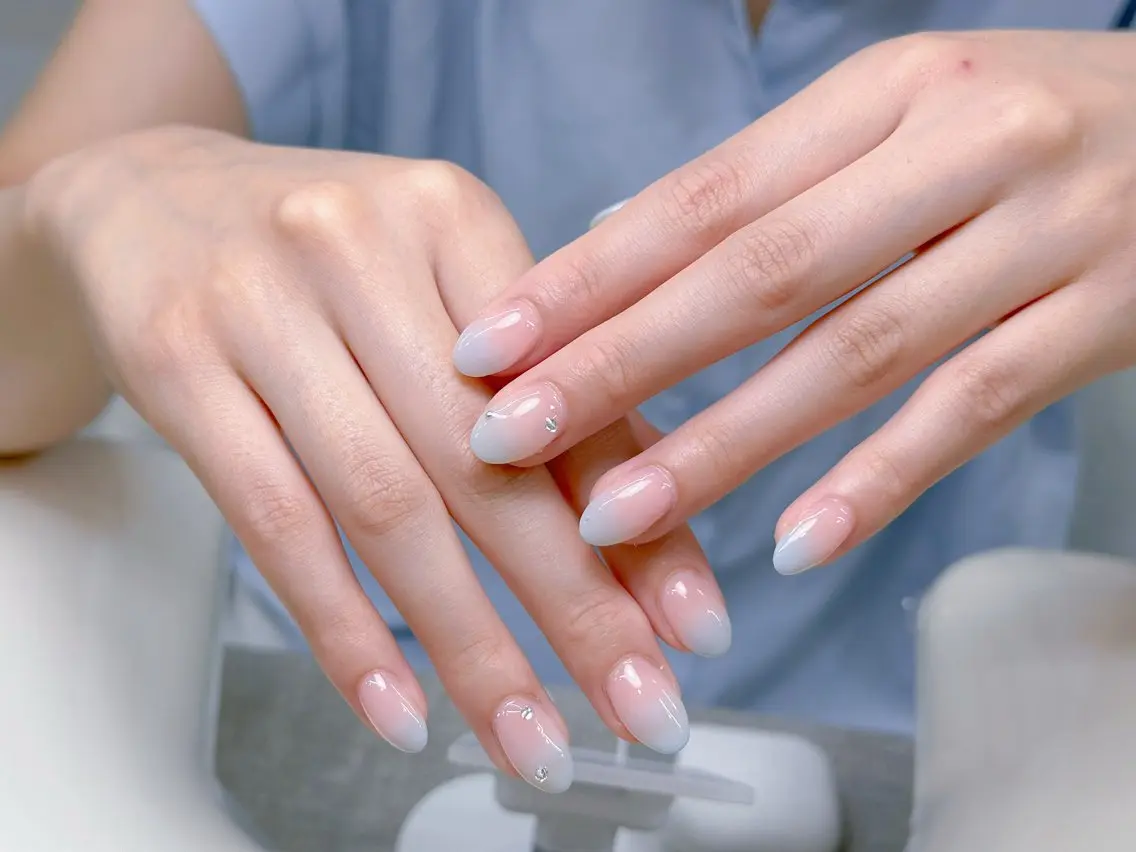 ネイル アートネイル ジェルネイル 韓国ネイル ニュアンスネイル ハンドネイル Luna Nail.Novaのネイルデザイン