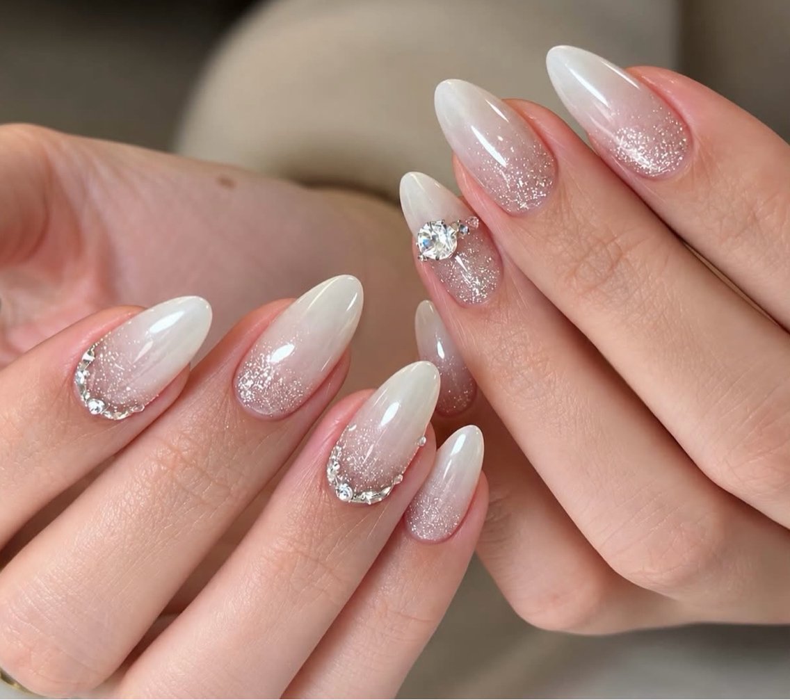 ネイル アートネイル ボルドー フレンチネイル ジェルネイル 氷ネイル・うるうるネイル ハンドネイル Julie NailSalonのネイルデザイン