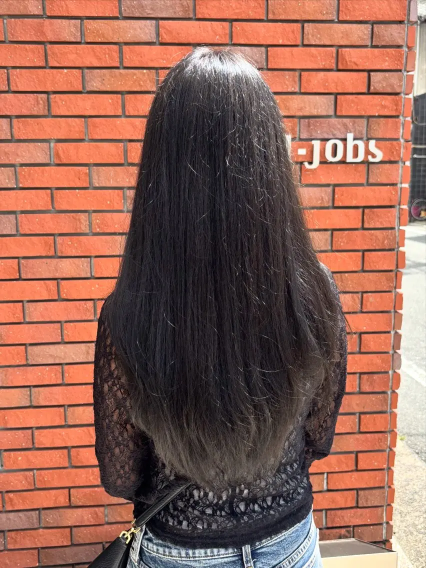 ロング カラー グレージュ ヘアカラー 銭谷 瑞姫のヘアスタイル