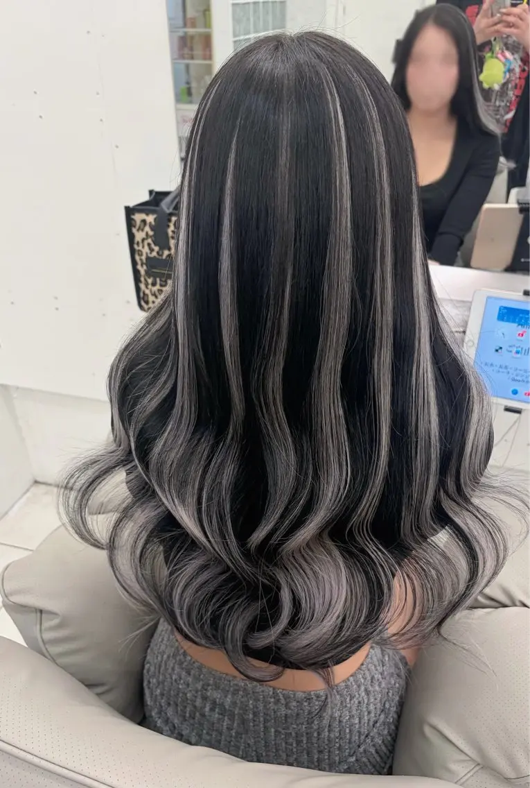 ロング ハイライト エクステ 三尾 樺緒のヘアスタイル