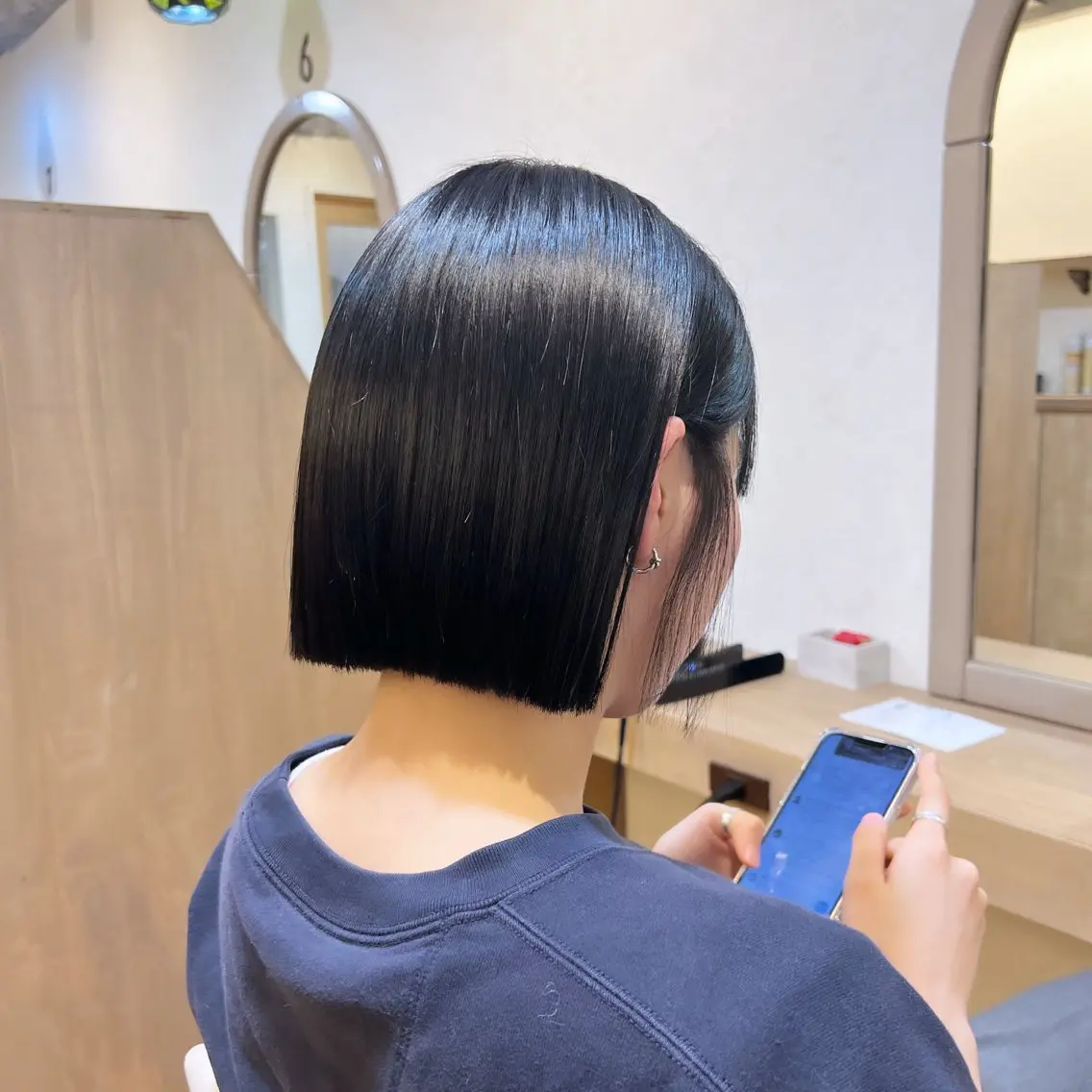 ショート カラー 切りっぱなしボブ ボブ 神戸ボブ✂️ ioe三宮/田 伸佳のヘアスタイル