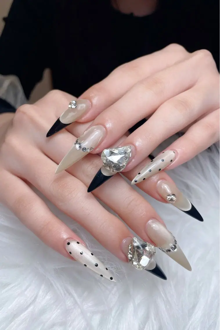 ネイル フラッシュネイル フレンチネイル ガラスフレンチ キラキラネイル 韓国ネイル ハンドネイル Rei _Nail 新宿のネイルデザイン