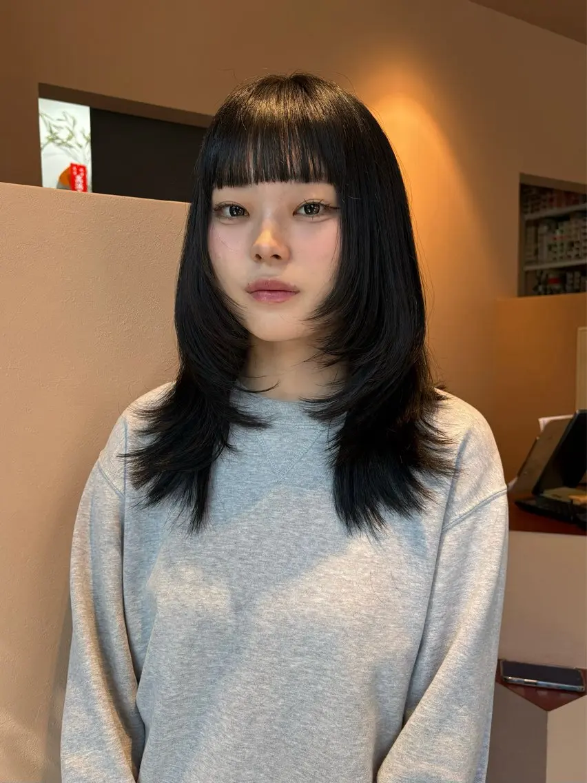 ミディアム カット 韓国レイヤー YOKE reinaのヘアスタイル