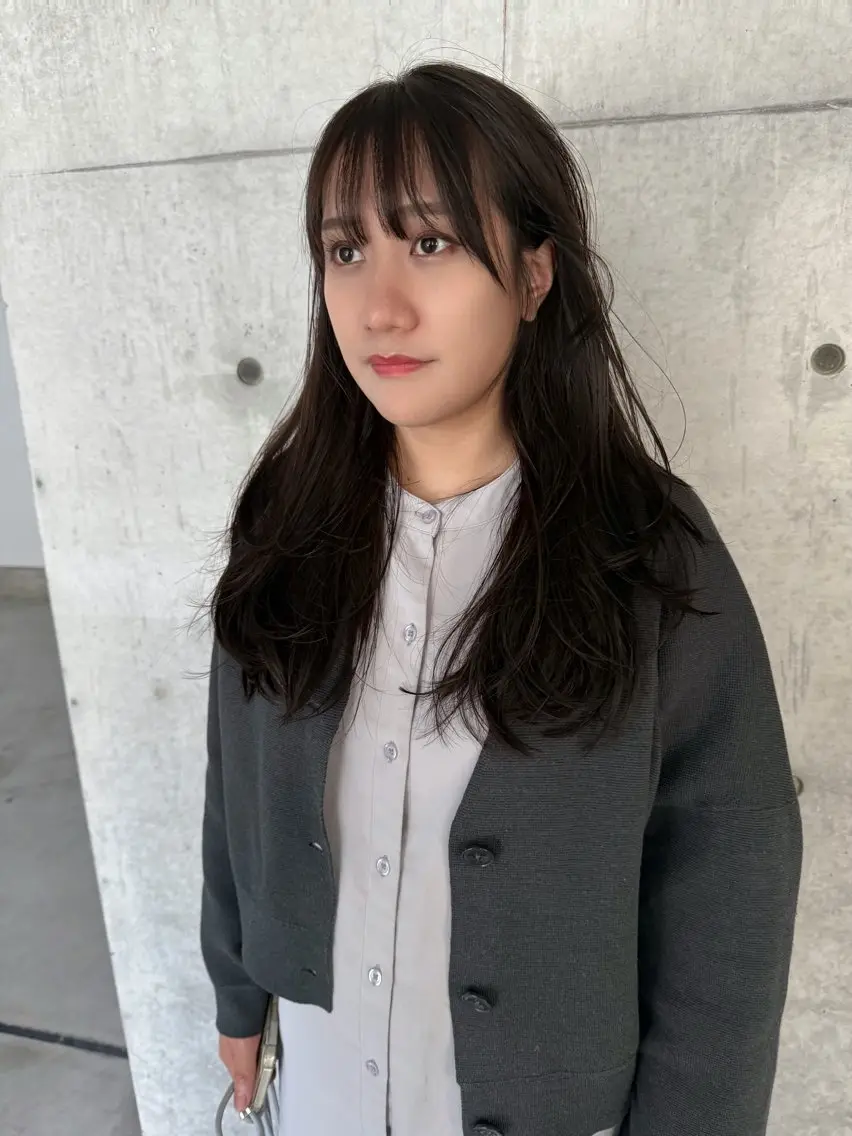 ロング カラー ロングレイヤー アッシュ ベージュカラー ブリーチ 透明感カラー カット ヘアカラー トリートメント 誰より丁寧なカット/ 小林輝/レイヤーのヘアスタイル