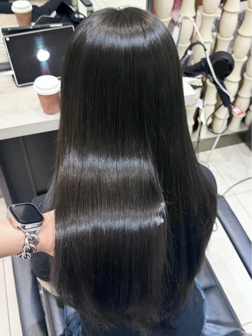 ロング カラー 透明感カラー グレージュ オリーブグレージュ オリーブグレー トリートメント カット ヘアカラー トリートメント レイヤー×髪質改善 🌀渋谷 KANAのヘアスタイル