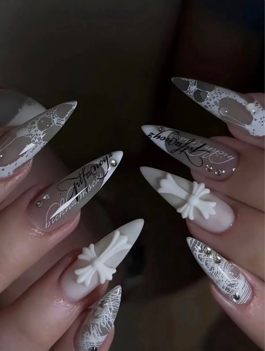Dyo Nail_Royalのネイルデザイン