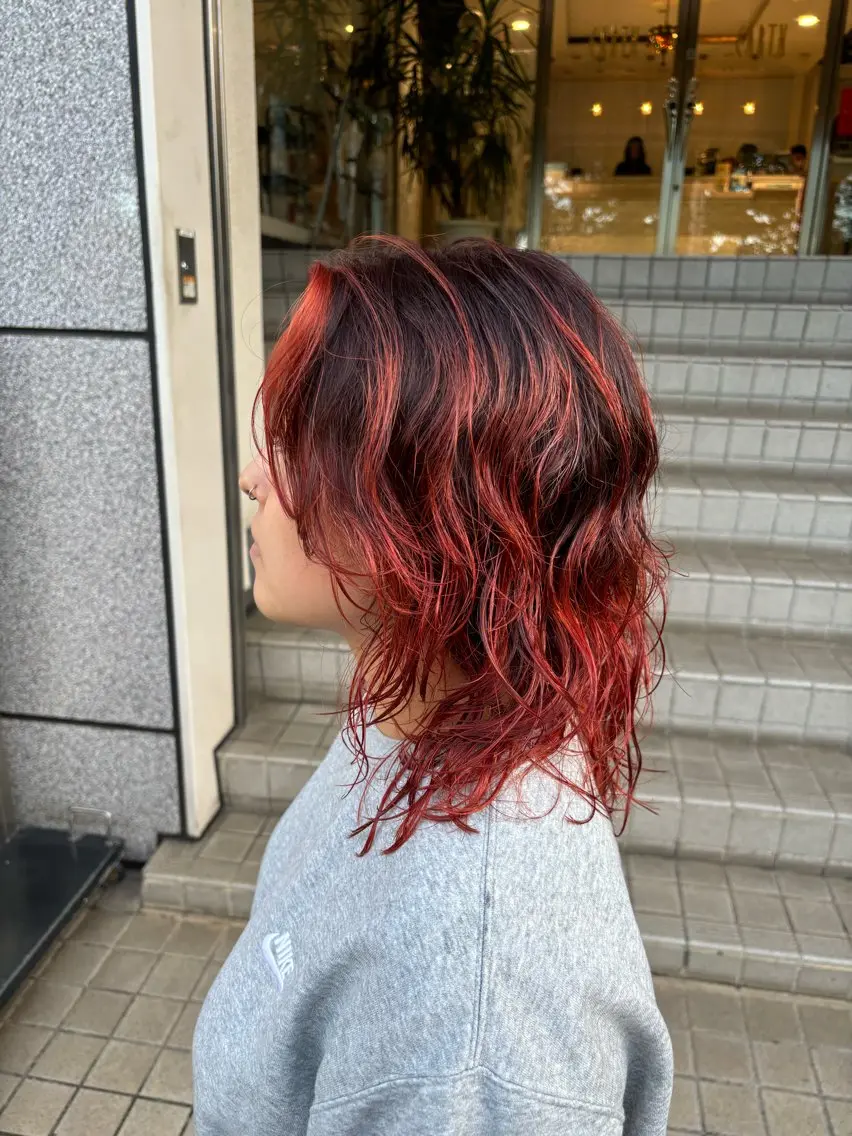 カラー ブリーチ グラデーションカラー ハイライトカラー おいで まなみのヘアスタイル