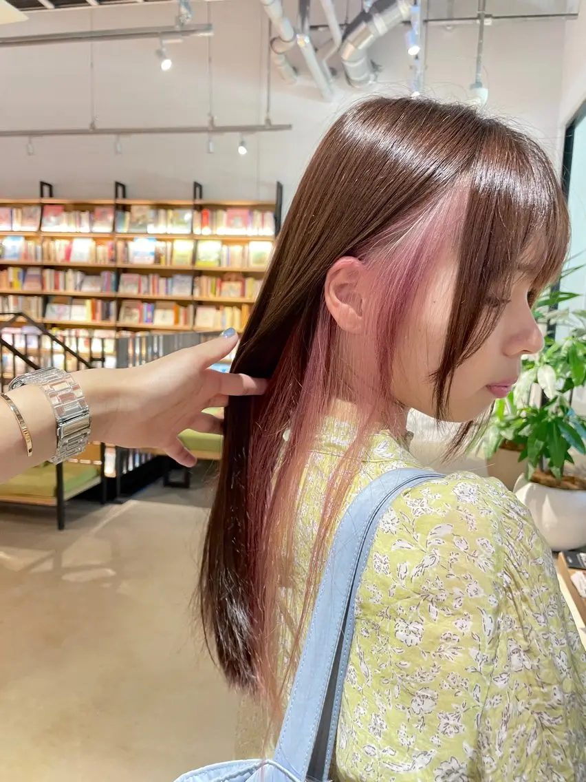 ロング カラー インナーカラー ピンクカラー ロング 韓国風カラー🤎 𝒄𝒉𝒊𝒌𝒂のヘアスタイル