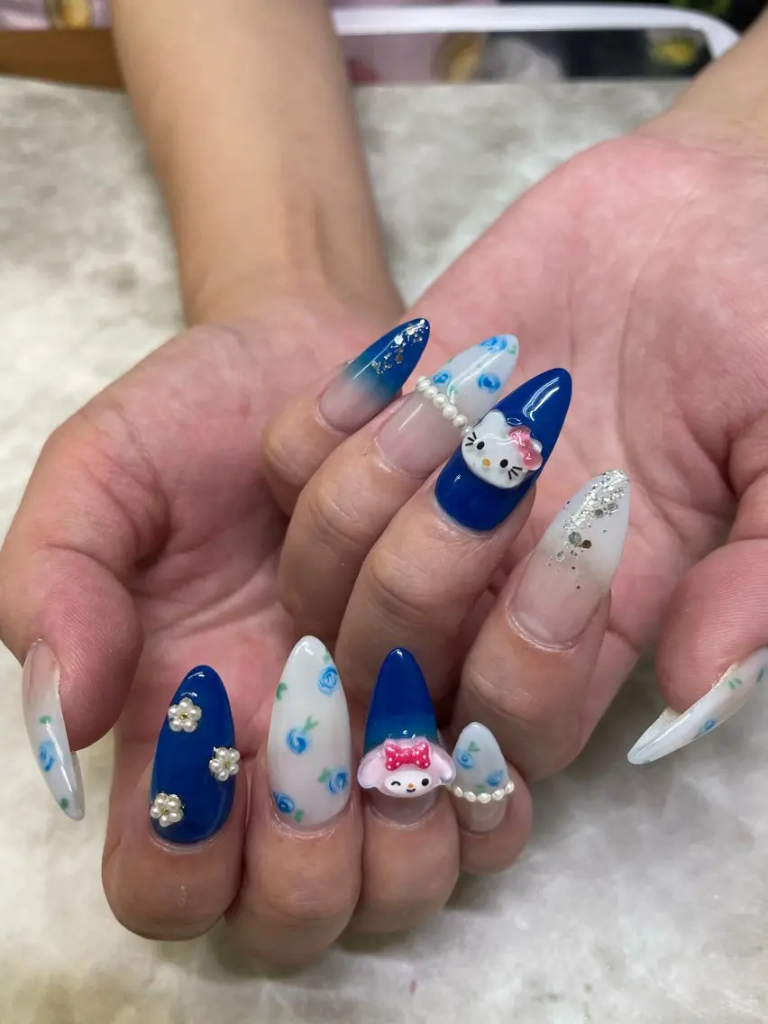ネイル ブルー 持ち込み ニュアンスネイル ハンドネイル 和歌浦 ちるふぇのネイルデザイン