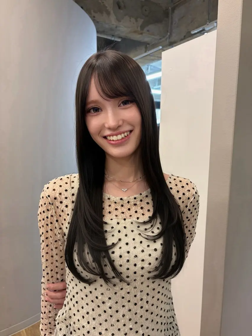 ロング カラー 透明感カラー グレージュ アイスグレージュ カノエ大濠店 / RIRIのヘアスタイル