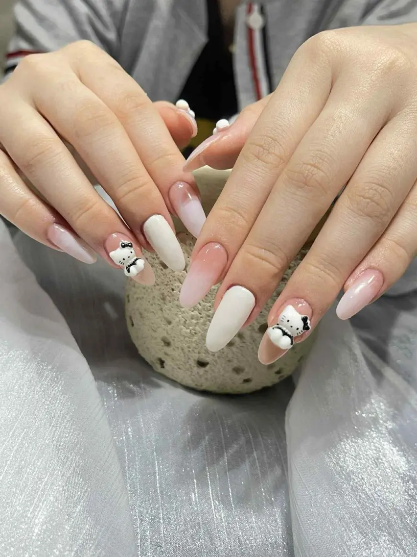ネイル 長さ出し フレンチネイル ジェルネイル ガラスフレンチ 韓国ネイル ハンドネイル Minette nailHuongのネイルデザイン
