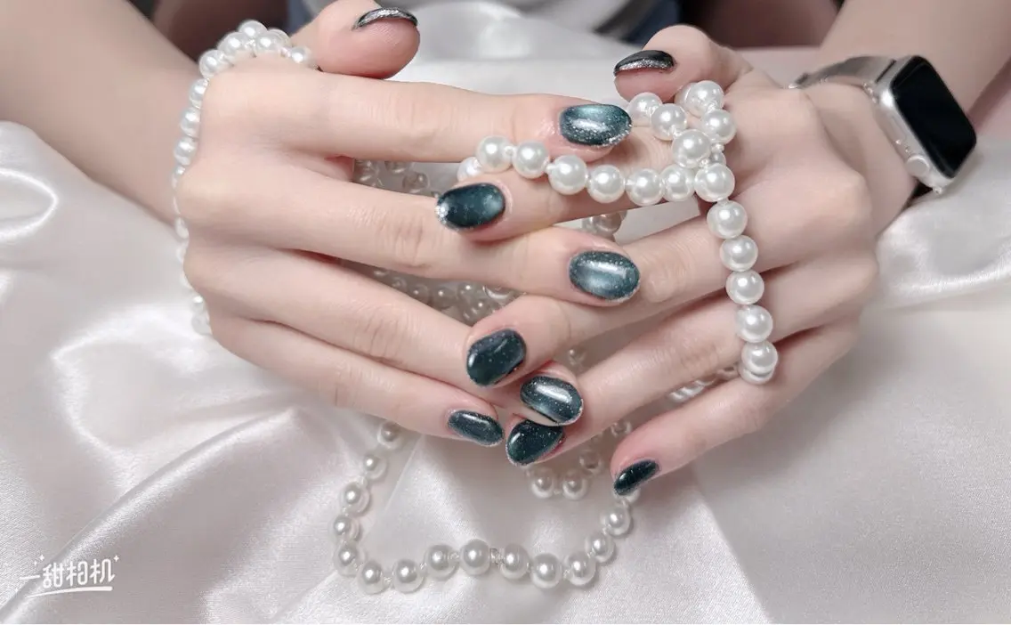 ネイル グリーン ラメ(グリッター) Nail nailのネイルデザイン