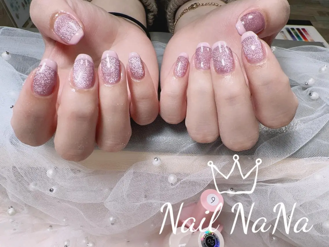 ミディアム カラー ネイル ピンクカラー フラッシュネイル フラッシュマグ フレンチネイル マグネットネイル ハンドネイル Nail NaNaのネイルデザイン
