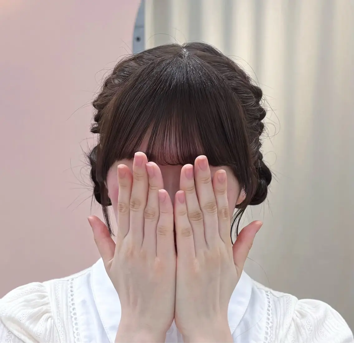 ヘアアレンジ お団子ヘア ヘアセット AOI🎀 顔周り カット/透明感カラーのマツエク・マツパデザイン