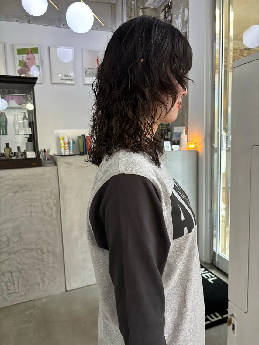 セミロング パーマ 杉水 葉月のヘアスタイル