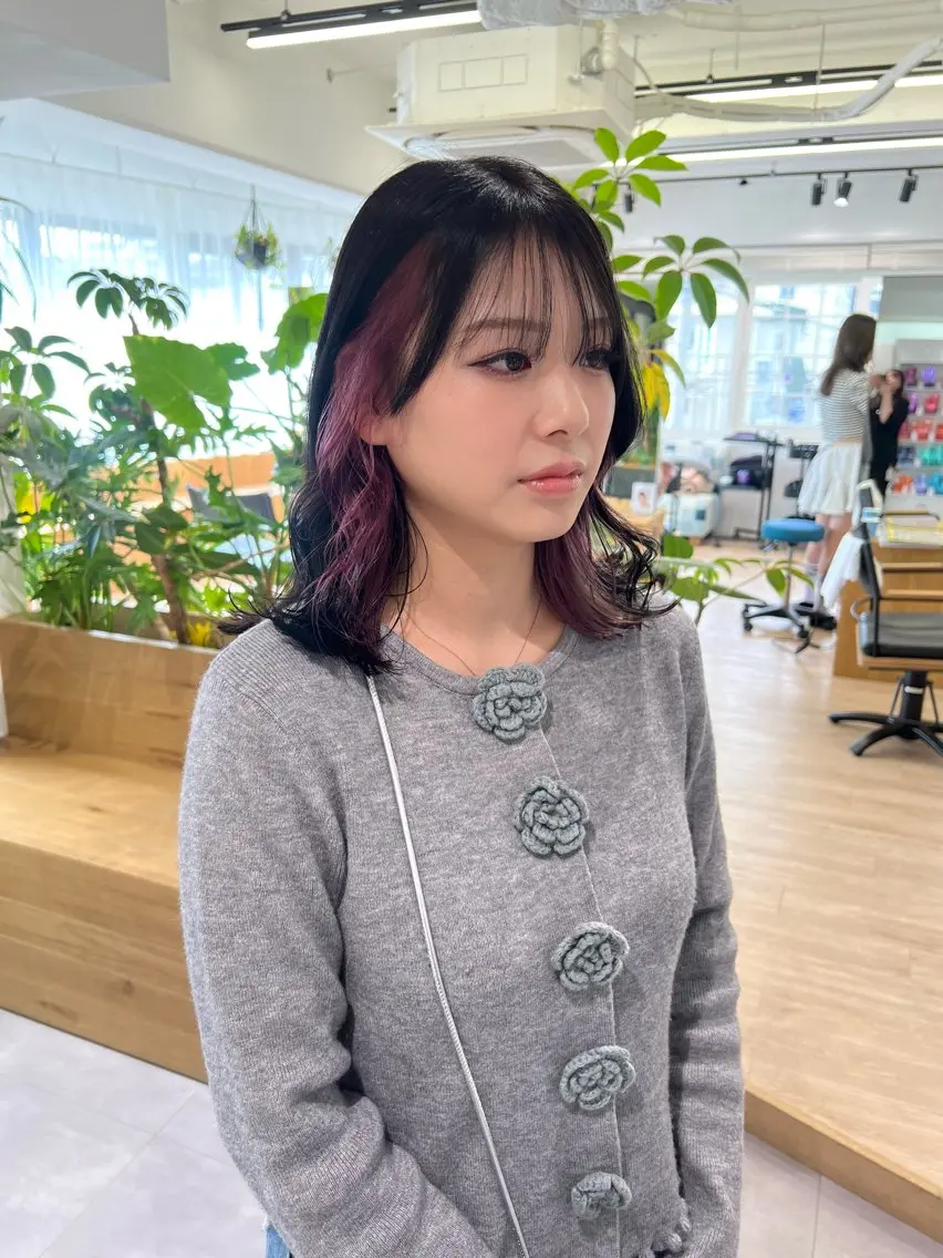 ミディアム カラー ブリーチ カット ヘアカラー トリートメント 艶ベージュ/オリーブ カラー🫒airiのヘアスタイル