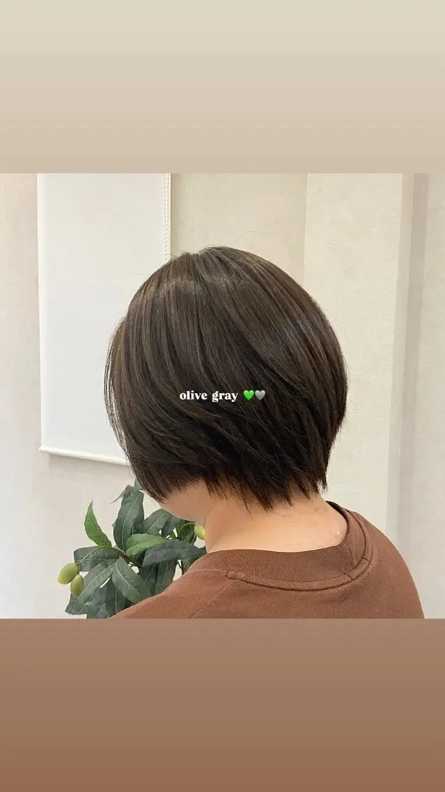カラー グレージュ オリーブグレージュ オリーブグレー カット ヘアカラー トリートメント 若原 茉莉のヘアスタイル