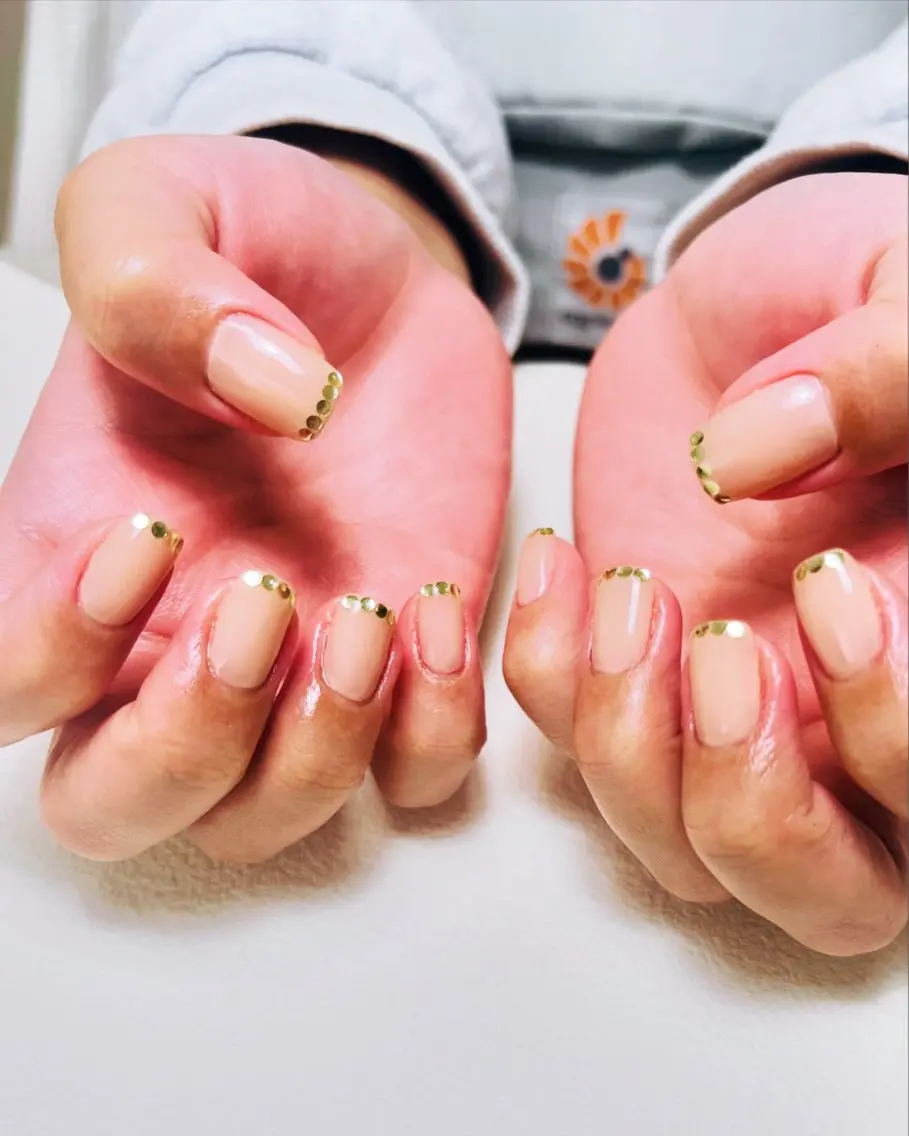 ネイル フレンチネイル キラキラネイル nail room.のネイルデザイン