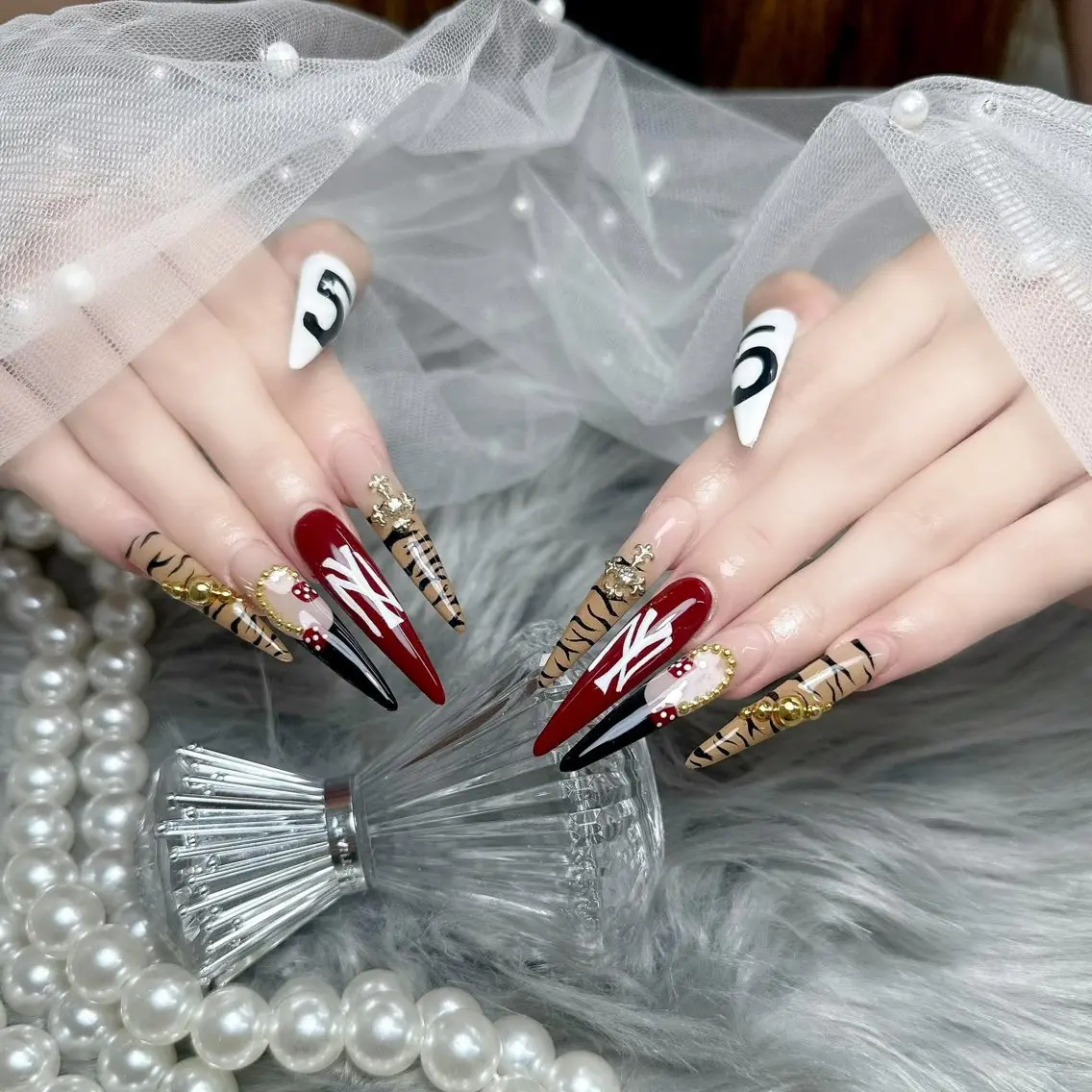 ネイル アートネイル ジェルネイル キラキラネイル 韓国ネイル ロングネイル ハンドネイル Nova Nailのネイルデザイン