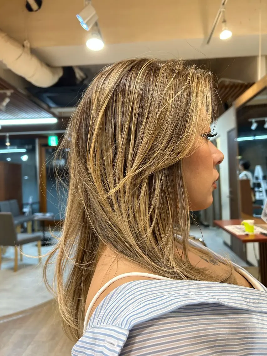 セミロング カラー バレイヤージュ レイヤーカット カット ヘアカラー 竹井俊介/ブリーチ /海外レイヤーのヘアスタイル