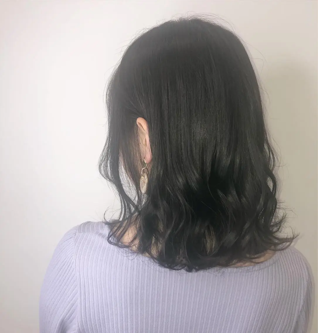 ミディアム カラー 手島 カミラのヘアスタイル
