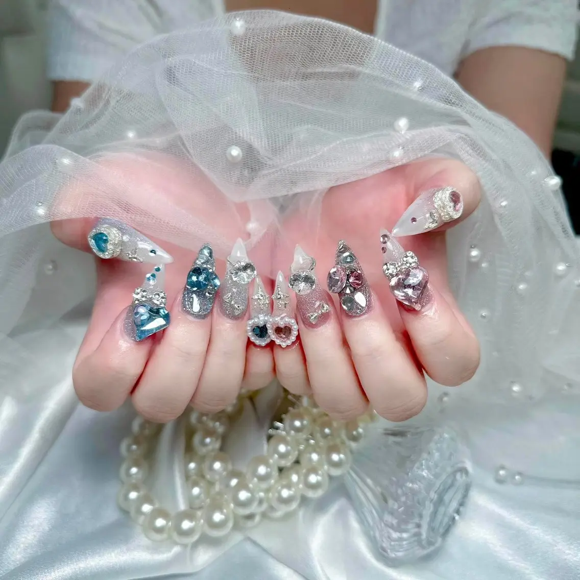 ネイル キラキラネイル 韓国ネイル マグネットネイル 持ち込み ネイルチップ ハンドネイル Chiee Bling.Nailのネイルデザイン