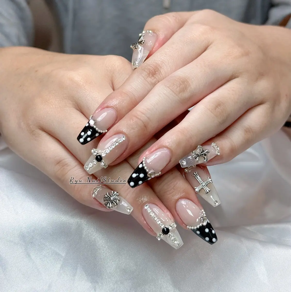 ネイル アートネイル ジェルネイル グラデーション マグネットネイル ニュアンスネイル ハンドネイル Ryu nail studioのネイルデザイン