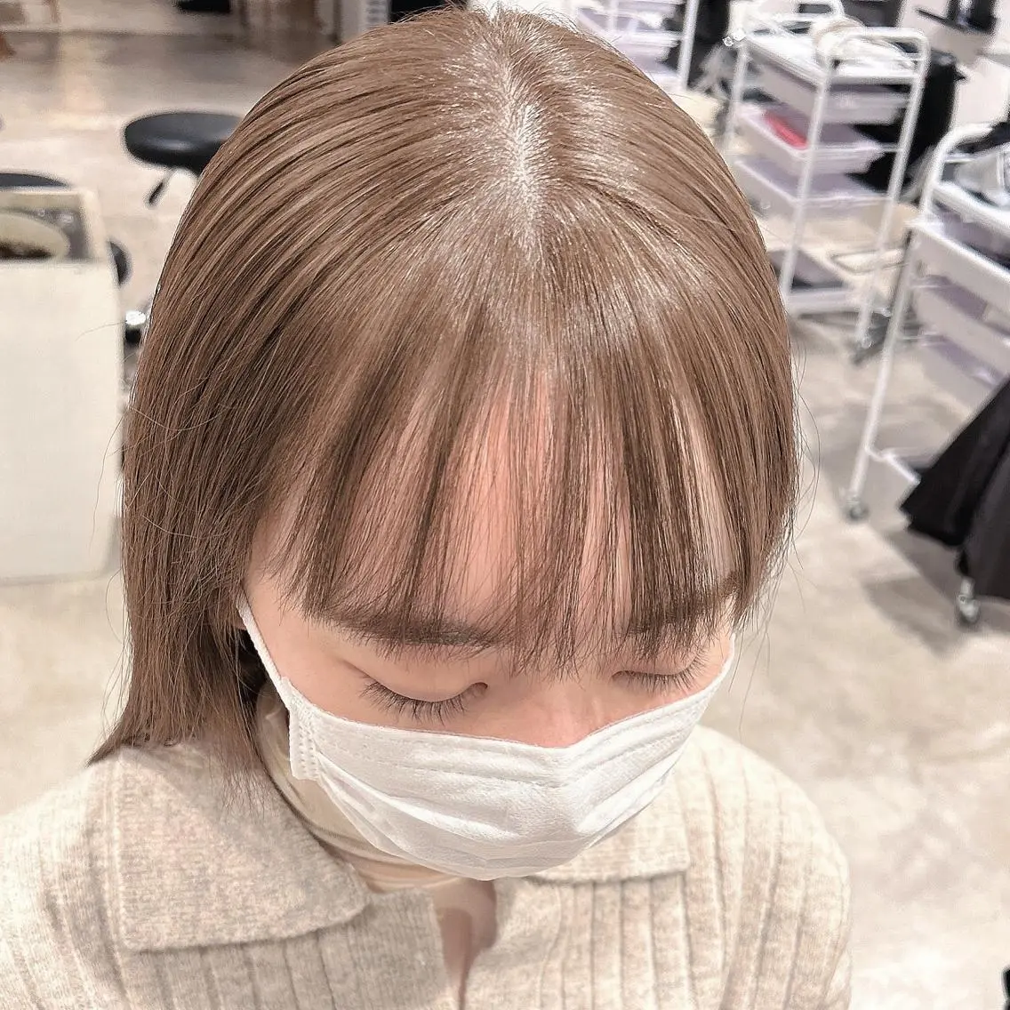 ミディアム カラー ベージュカラー ブリーチ カット ヘアカラー トリートメント スキバサミを使わない カット🌼唯🌼のヘアスタイル