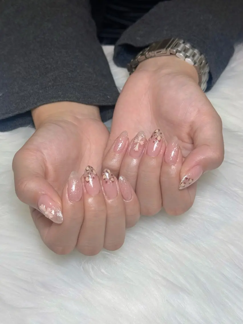 ネイル チークネイル ドット フットネイル フレンチネイル グラデーション ハンドネイル ハンドケア Aria Nail Beautyのネイルデザイン