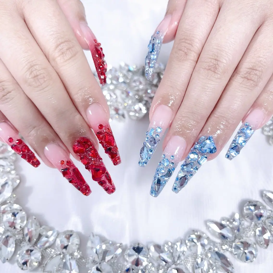 ネイル オーロラネイル クリアネイル フラッシュネイル ジェルネイル グラデーション ハンドネイル Amee Nail Salonのネイルデザイン